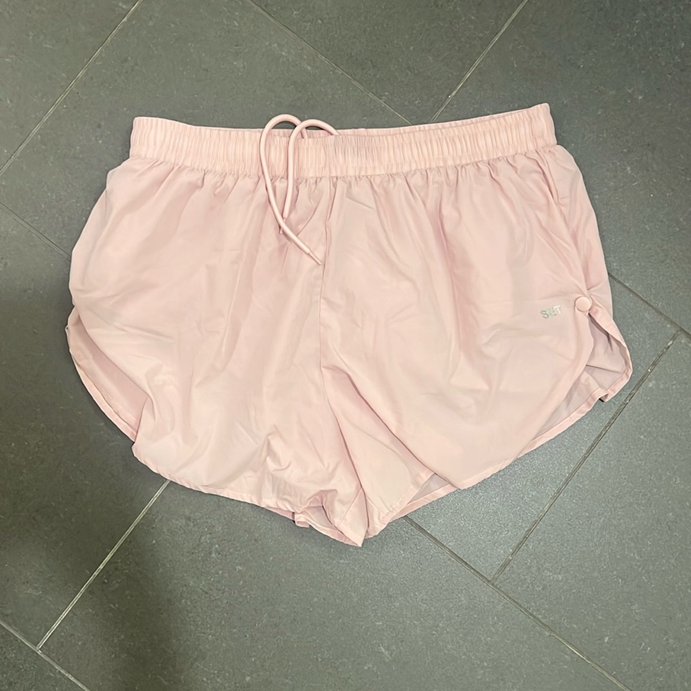 NWOT set active shorts bubblegum pink